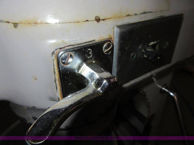 image for item BB9124 Hobart A200 mixer