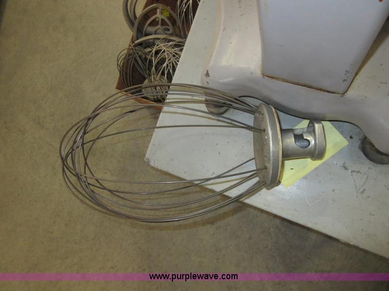 image for item BB9124 Hobart A200 mixer