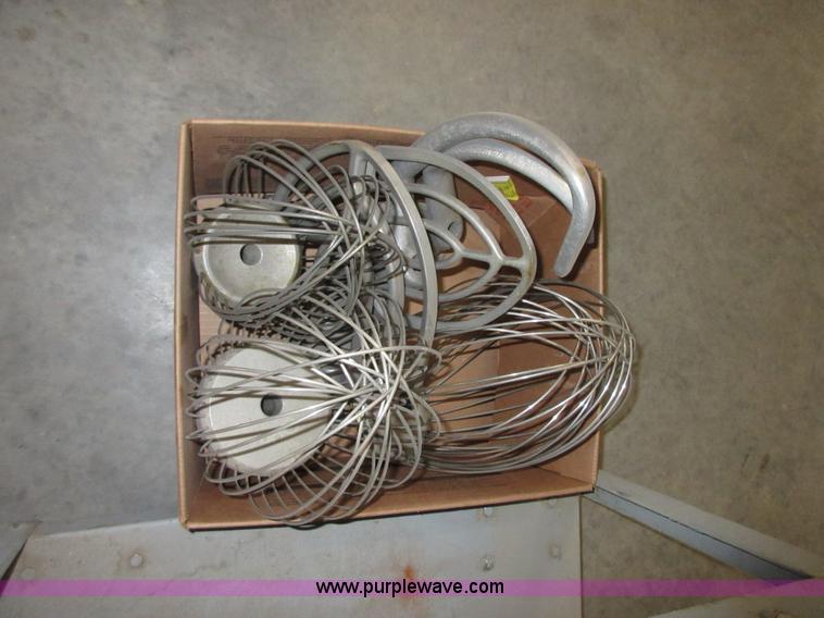 image for item BB9124 Hobart A200 mixer