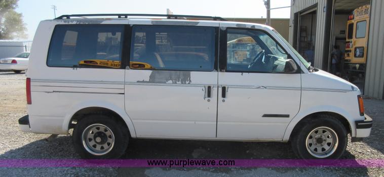 image for item BB9129 1993 Chevrolet Astro Extended van