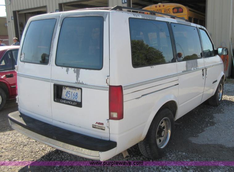 image for item BB9129 1993 Chevrolet Astro Extended van