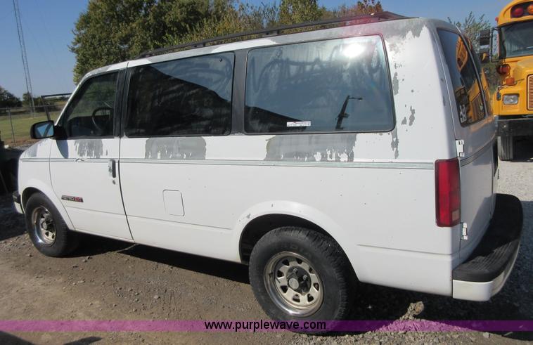 image for item BB9129 1993 Chevrolet Astro Extended van