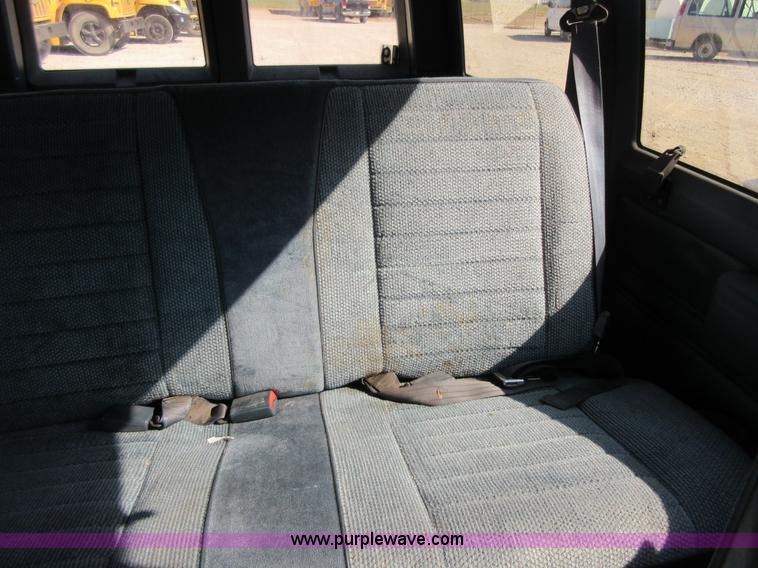 image for item BB9129 1993 Chevrolet Astro Extended van