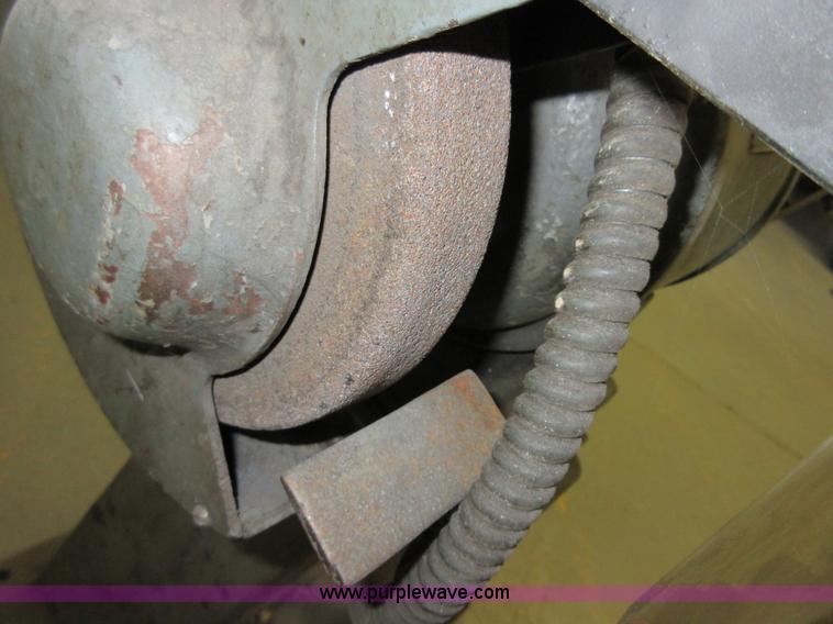 image for item BB9152 (2) grinders