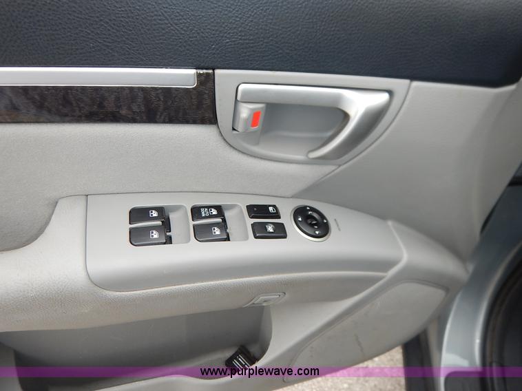 image for item BH9772 2009 Hyundai Santa Fe GLS SUV