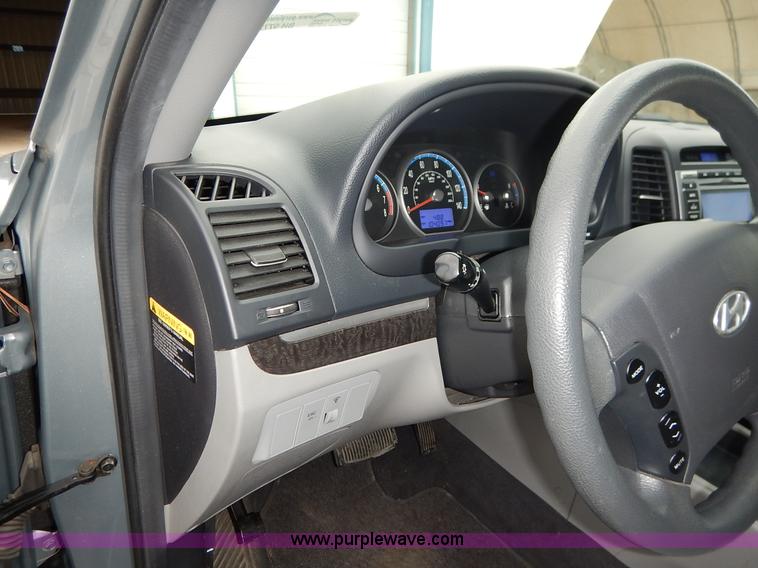image for item BH9772 2009 Hyundai Santa Fe GLS SUV