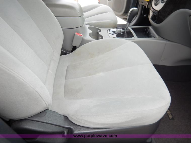 image for item BH9772 2009 Hyundai Santa Fe GLS SUV