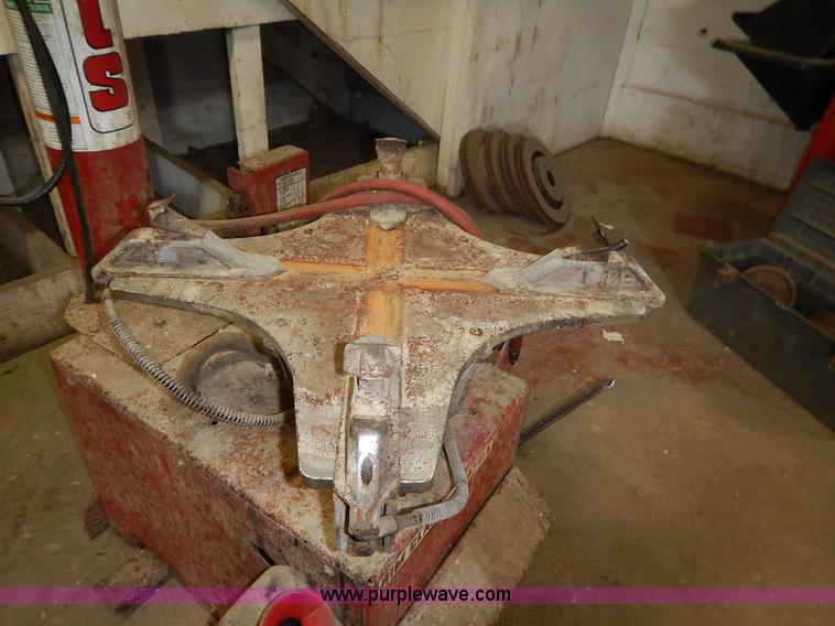 image for item BH9861 Coats 5030A rim clamp tire machine