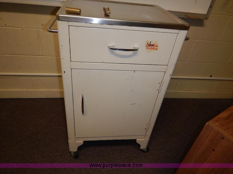 image for item BH9863 Assorted furniture