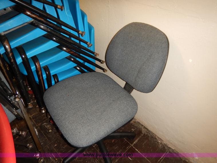 image for item BH9867 Approximately 60 student chairs