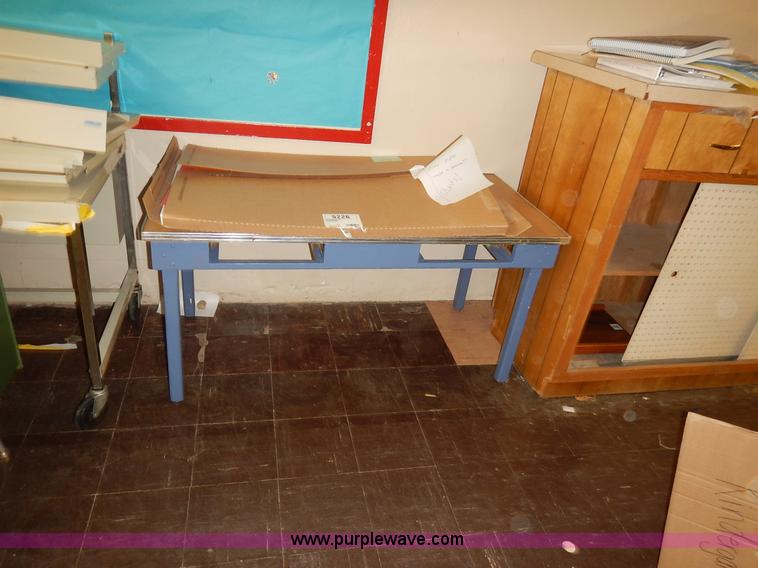 image for item BH9868 Assorted furniture