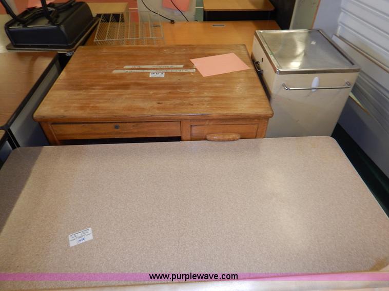 image for item BH9871 Assorted furniture