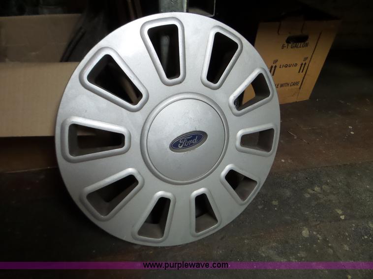 image for item BI9282 Assorted Ford Crown Victoria interior parts