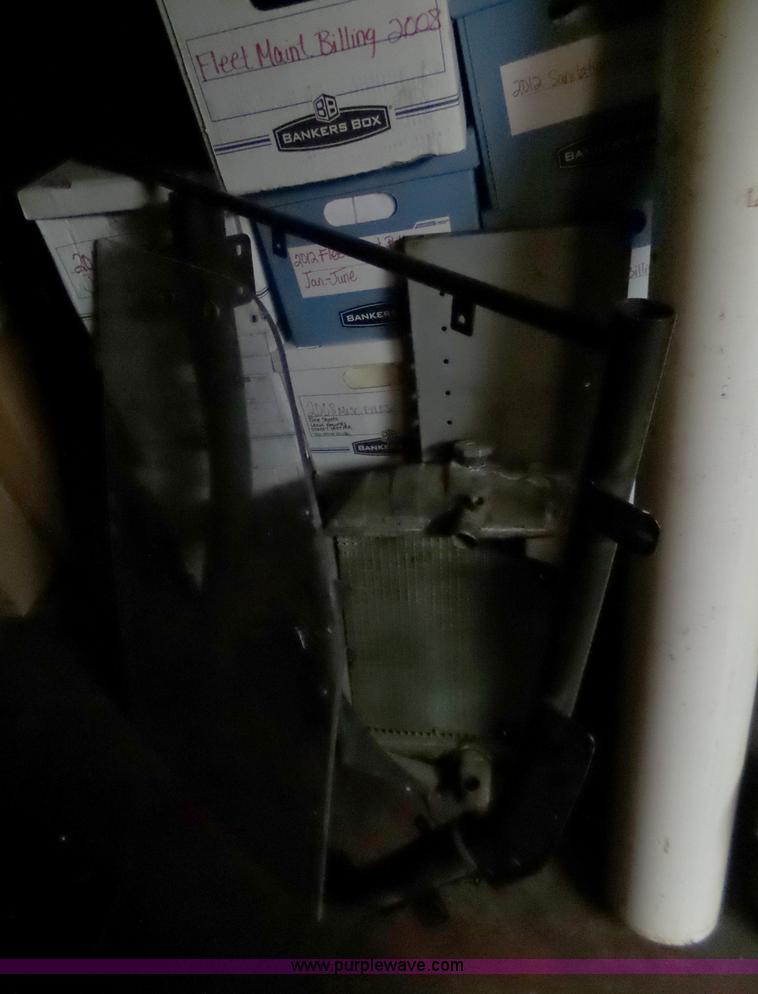 image for item BI9282 Assorted Ford Crown Victoria interior parts