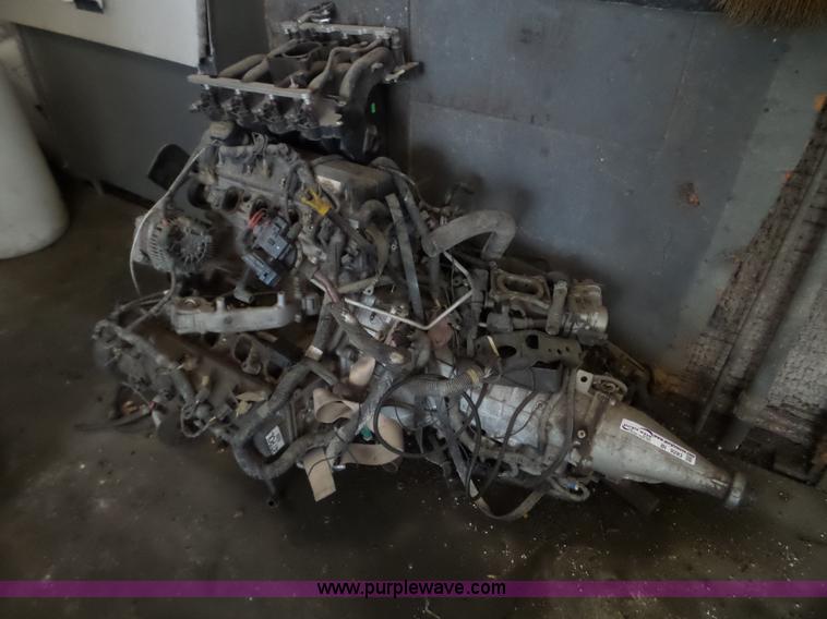 image for item BI9283 Assorted Ford engine and transmissions