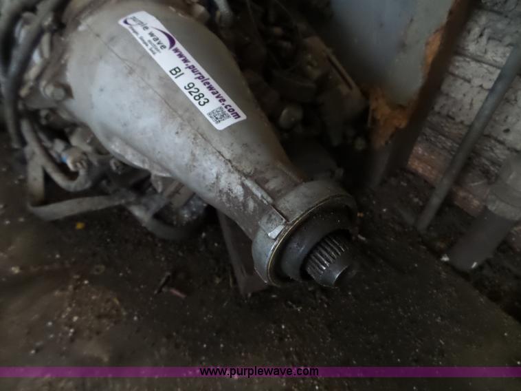 image for item BI9283 Assorted Ford engine and transmissions