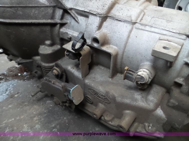 image for item BI9283 Assorted Ford engine and transmissions