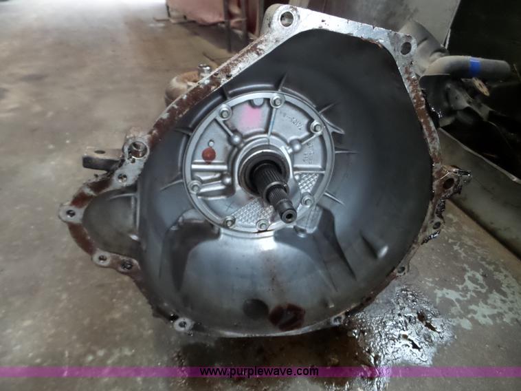 image for item BI9283 Assorted Ford engine and transmissions