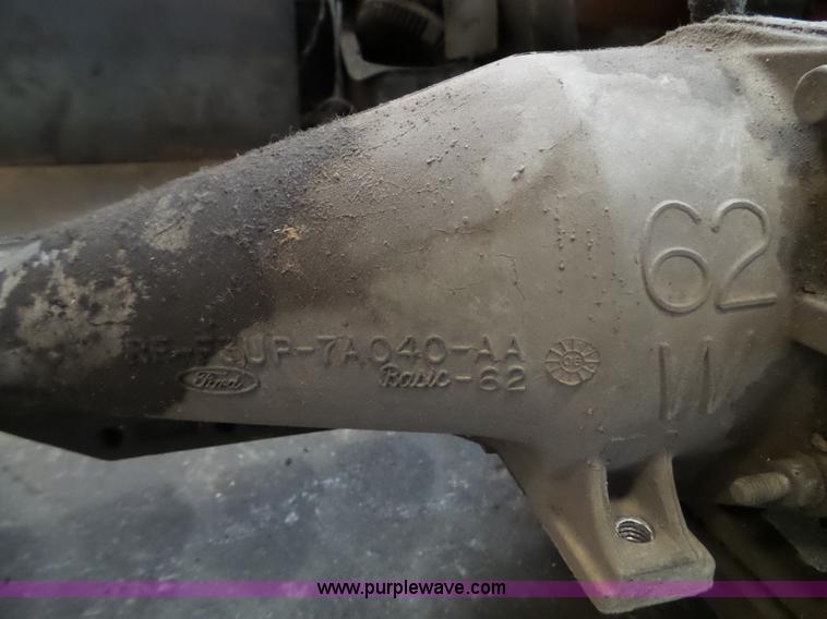 image for item BI9283 Assorted Ford engine and transmissions