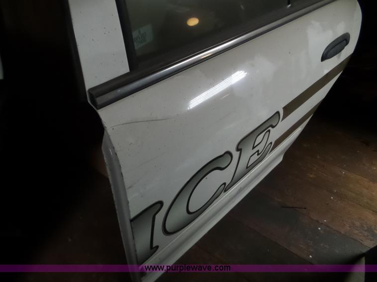 image for item BI9283 Assorted Ford engine and transmissions