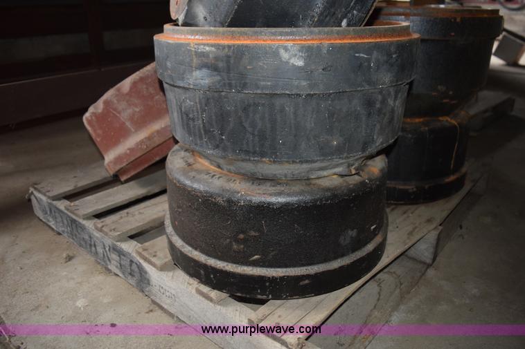 image for item BI9285 Assorted truck parts