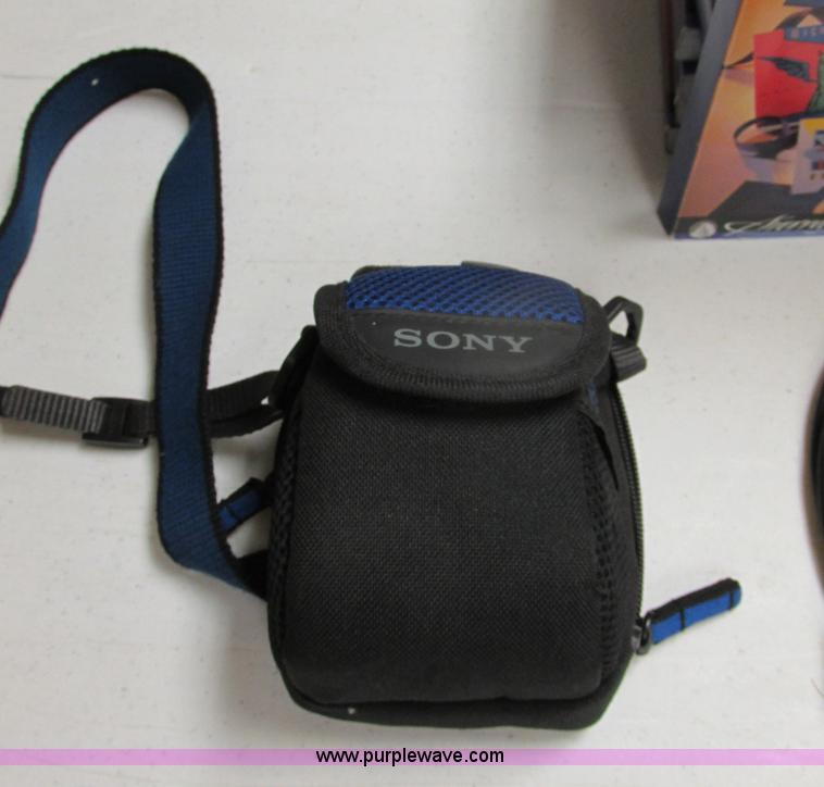 image for item BK9129 (4) digital cameras