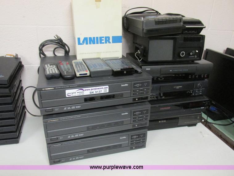 image for item BK9137 Assorted audio visual equipment