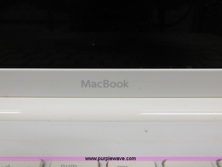 image for item BK9142 Assorted Apple laptops and accessories