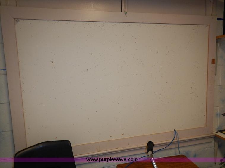 image for item BL9438 Assorted furniture