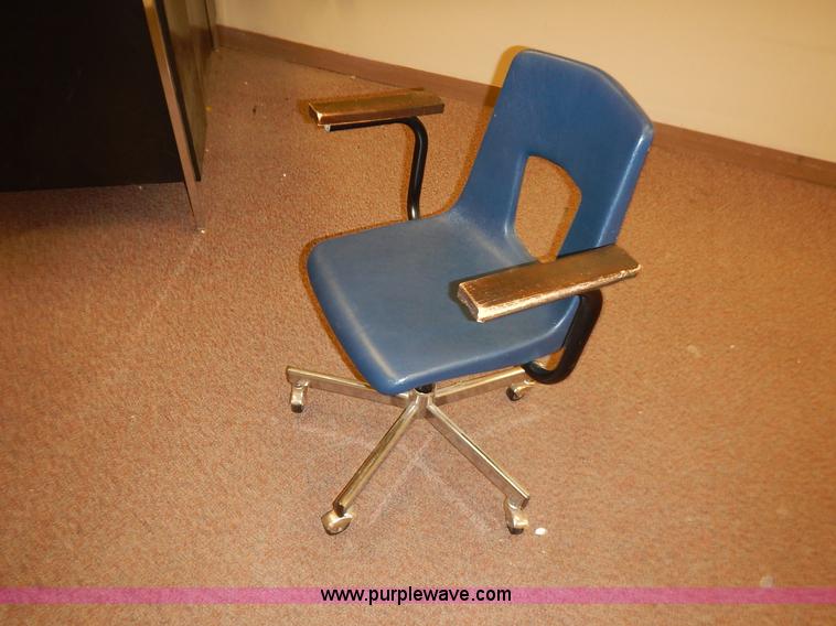 image for item BL9446 Assorted furniture