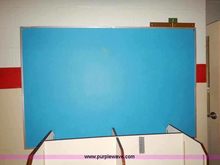 image for item BL9448 Assorted classroom furniture