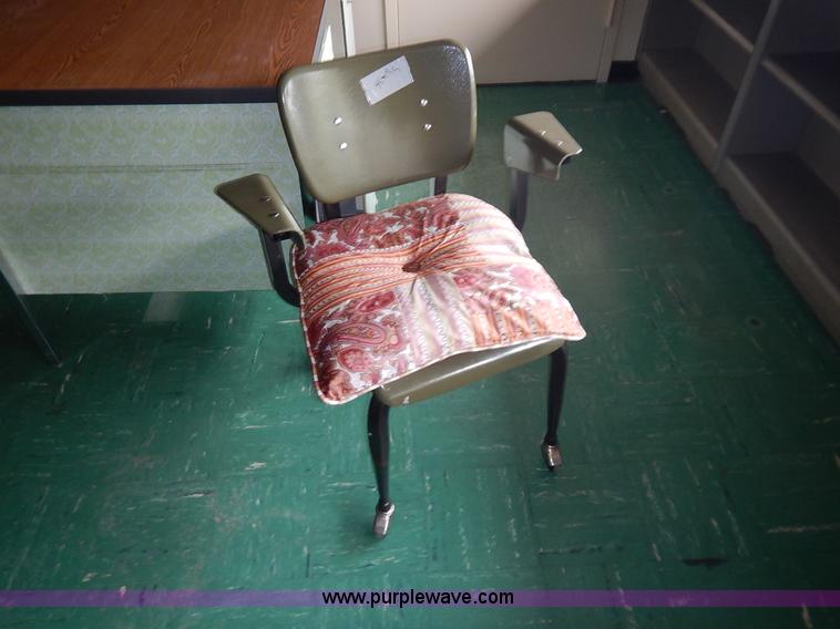 image for item BL9448 Assorted classroom furniture