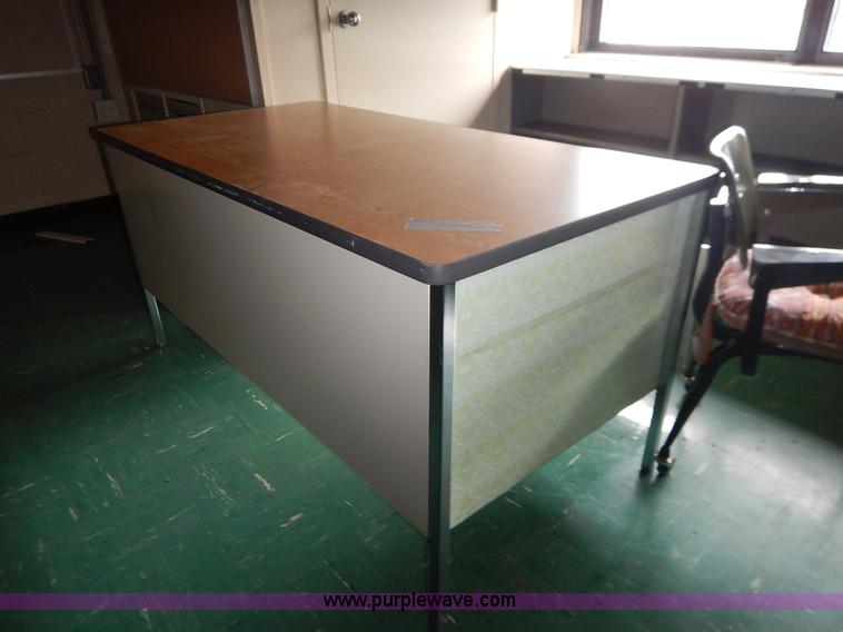 image for item BL9448 Assorted classroom furniture