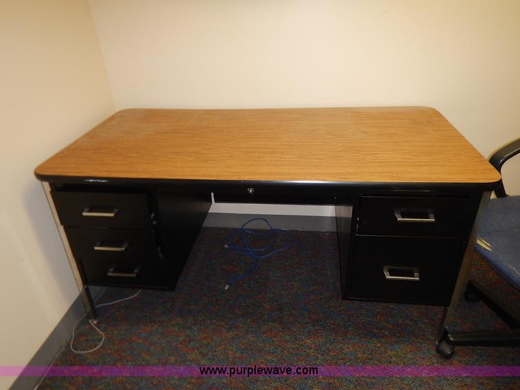 image for item BL9450 Assorted office furniture