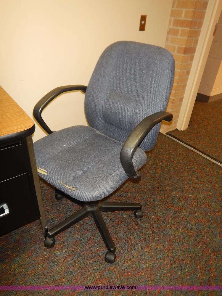 image for item BL9450 Assorted office furniture