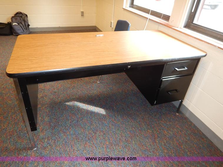 image for item BL9450 Assorted office furniture