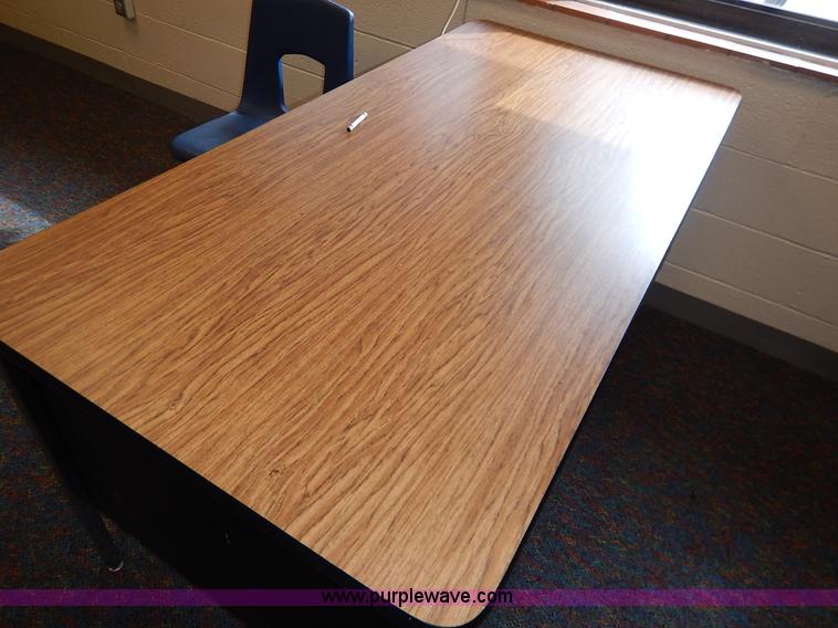 image for item BL9450 Assorted office furniture