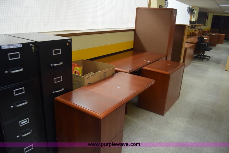 Assorted office furniture in Wichita, KS Item BL9994 sold Purple Wave