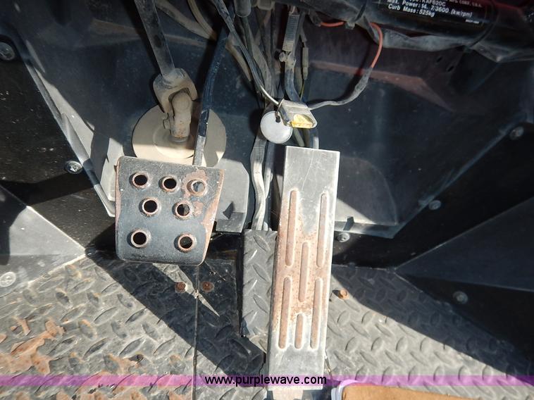 image for item BT9603 1997 Kawasaki Mule 2500 utility vehicle