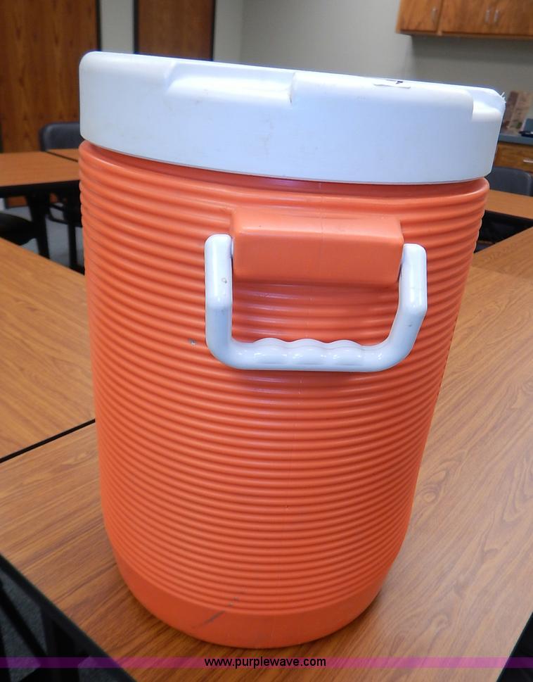 image for item BT9620 Rubbermaid Gott water jug