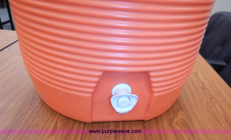 image for item BT9620 Rubbermaid Gott water jug