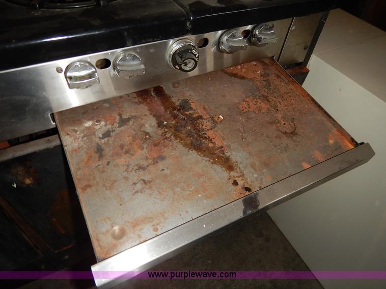 image for item BT9667 Universal Chef ten burner gas stove