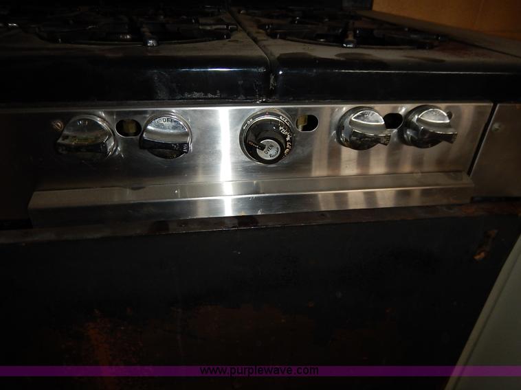 image for item BT9667 Universal Chef ten burner gas stove