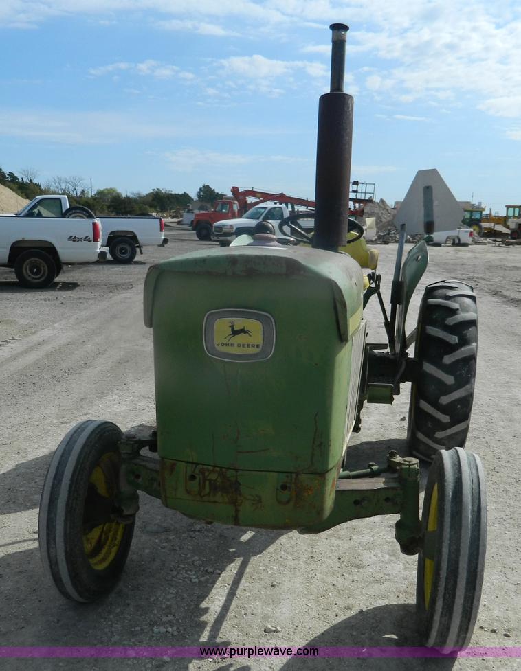 image for item BT9903 1969 John Deere 1020 tractor