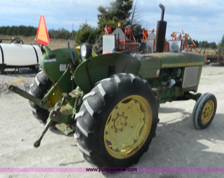 image for item BT9903 1969 John Deere 1020 tractor