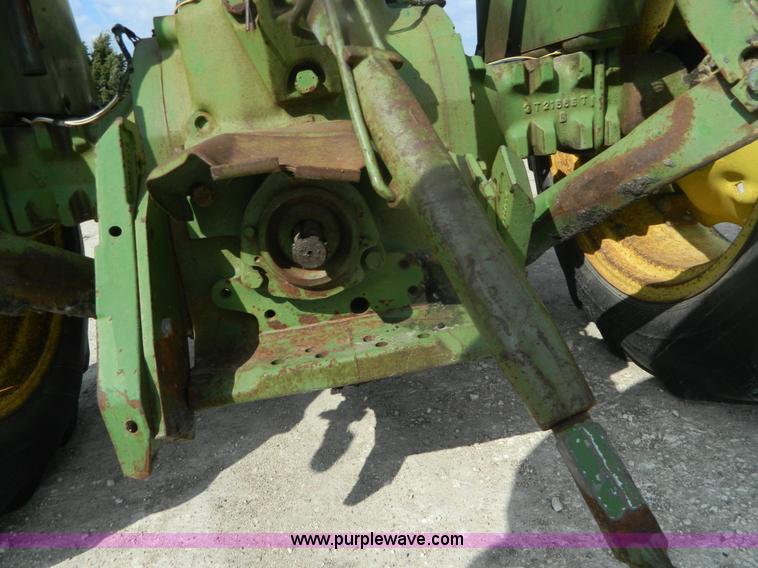 image for item BT9903 1969 John Deere 1020 tractor