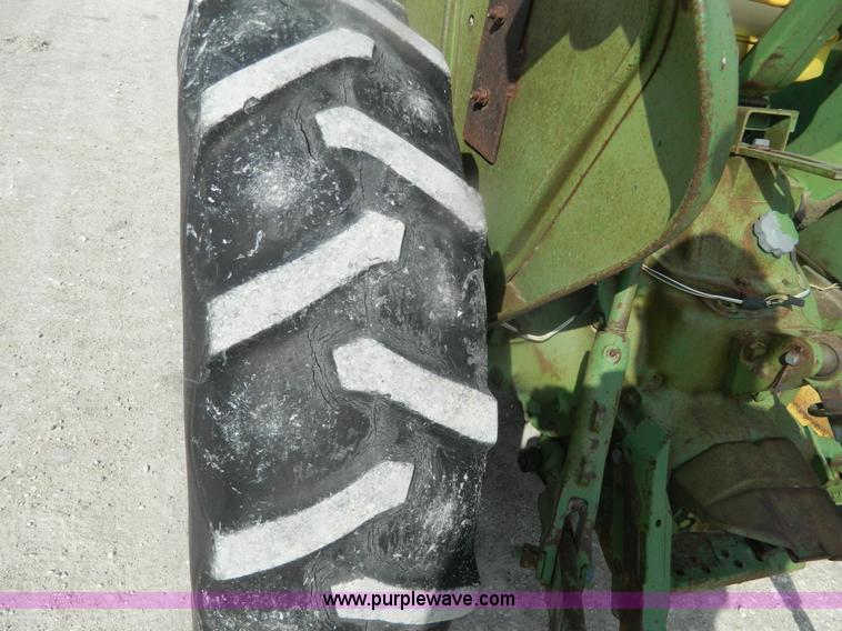 image for item BT9903 1969 John Deere 1020 tractor