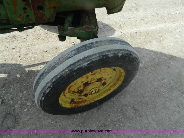 image for item BT9903 1969 John Deere 1020 tractor