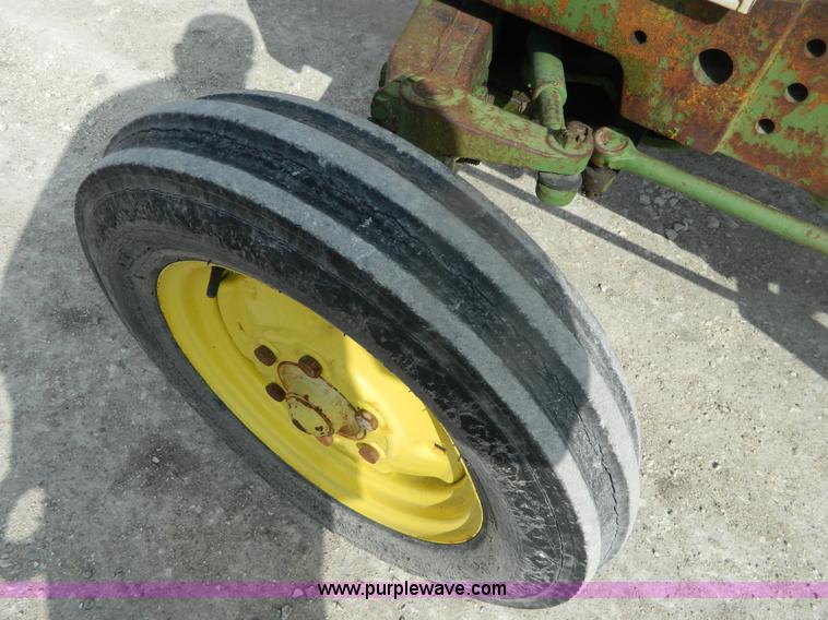 image for item BT9903 1969 John Deere 1020 tractor