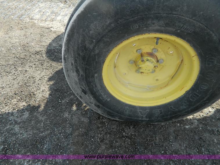 image for item BT9916 1969 John Deere 4020 tractor